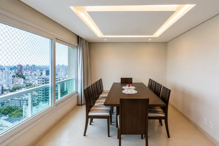 Apartamento para alugar com 123m², 3 quartos e 2 vagas