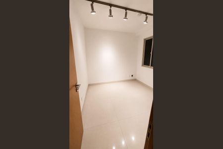 Quarto 2 de apartamento para alugar com 3 quartos, 65m² em Buritis, Belo Horizonte