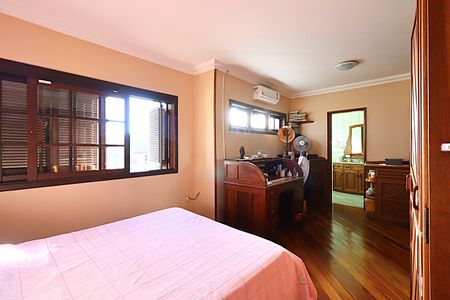 Casa à venda com 115m², 3 quartos e 2 vagasSuíte