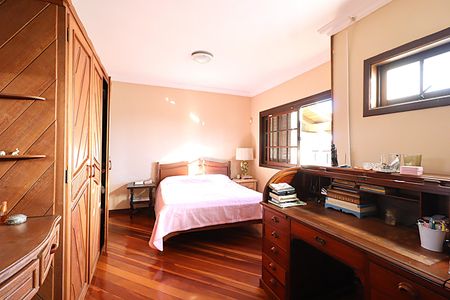 Casa à venda com 115m², 3 quartos e 2 vagasSuíte