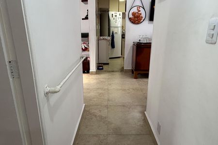 Corredor de apartamento para alugar com 2 quartos, 64m² em Aparecida, Santos