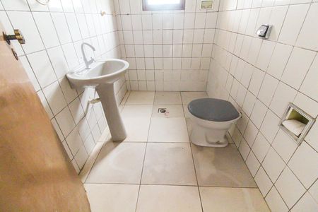 Casa para alugar com 60m², 2 quartos e sem vagaBanheiro