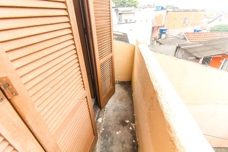 Sacada da Sala de casa para alugar com 2 quartos, 60m² em Vila Taquari, São Paulo