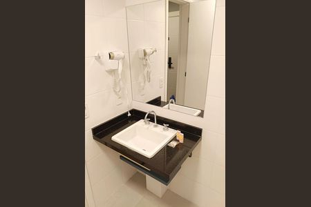 Studio para alugar com 26m², 1 quarto e sem vaga Studio para alugar com 26m², 1 quarto e sem vagaBanheiro