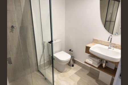 Banheiro de apartamento para alugar com 1 quarto, 26m² em Santo Amaro, São Paulo