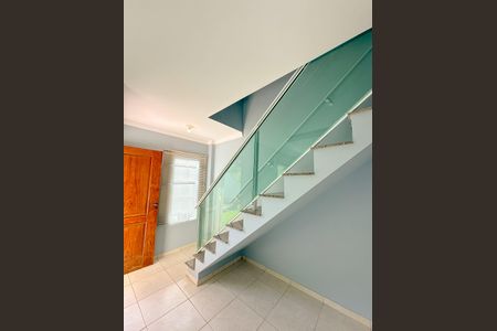 Casa para alugar com 135m², 3 quartos e 1 vagaEscada