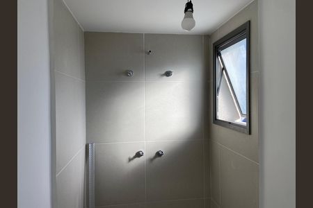 Apartamento à venda com 159m², 3 quartos e 2 vagas Apartamento à venda com 159m², 3 quartos e 2 vagasQuarto 1 / Banheiro