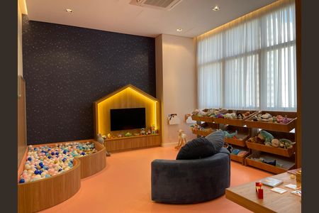 Apartamento à venda com 159m², 3 quartos e 2 vagas Apartamento à venda com 159m², 3 quartos e 2 vagasÁrea Comum