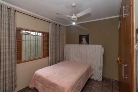 Casa à venda com 281m², 2 quartos e 2 vagasQuarto 