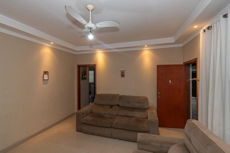 Casa à venda com 281m², 2 quartos e 2 vagasSala de Estar