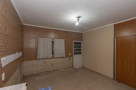 Casa à venda com 281m², 2 quartos e 2 vagasCozinha 