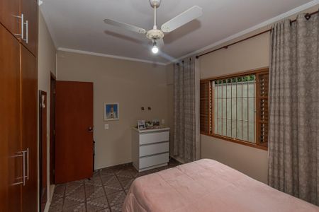 Casa à venda com 281m², 2 quartos e 2 vagasQuarto 