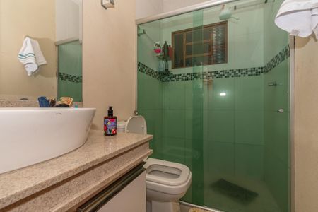 Casa à venda com 281m², 2 quartos e 2 vagasBanheiro Corredor
