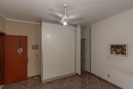 Casa à venda com 281m², 2 quartos e 2 vagasSuite 