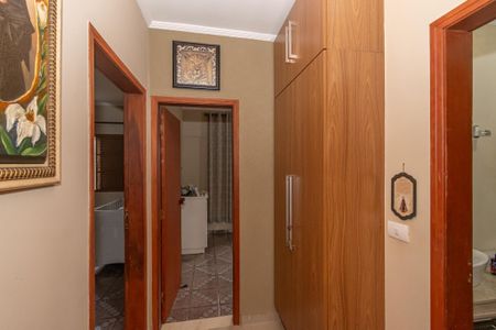 Casa à venda com 281m², 2 quartos e 2 vagasCorredor