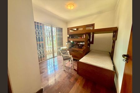 Casa à venda com 4 quartos, 250m² em Indianópolis, São Paulo