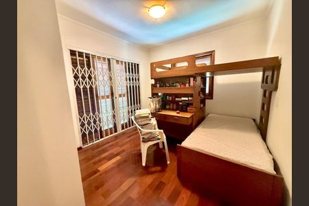Casa à venda com 250m², 4 quartos e 4 vagas