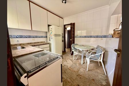 Casa à venda com 4 quartos, 250m² em Indianópolis, São Paulo