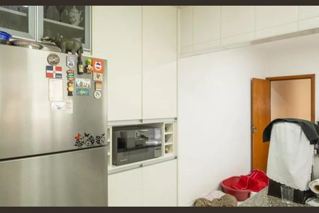 Casa à venda com 3 quartos, 142m² em Cupecê, São Paulo