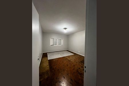 Casa para alugar com 220m², 3 quartos e 4 vagasQuarto
