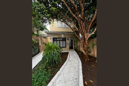 Casa para alugar com 220m², 3 quartos e 4 vagasArea externa