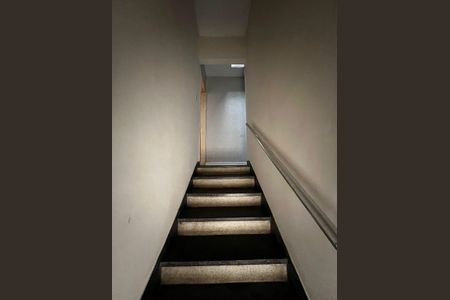 Casa para alugar com 220m², 3 quartos e 4 vagasEscada