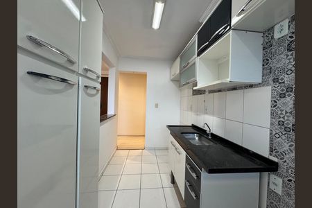 Cozinha de apartamento para alugar com 2 quartos, 55m² em Jardim Roberto, Osasco