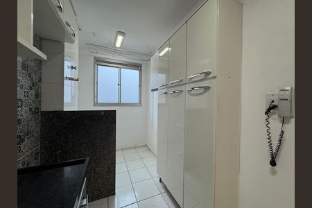 Cozinha de apartamento para alugar com 2 quartos, 55m² em Jardim Roberto, Osasco