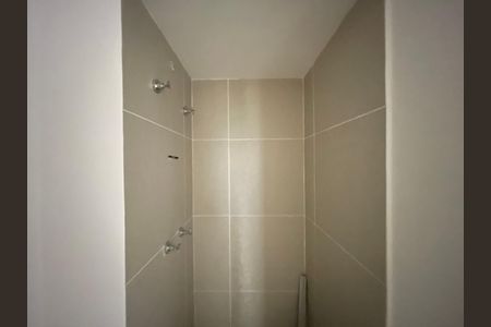 Banheiro de kitnet/studio à venda com 1 quarto, 22m² em Butantã, São Paulo