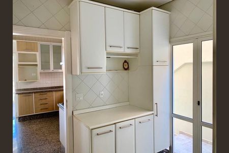 Casa de condomínio à venda com 347m², 4 quartos e 4 vagas Casa de condomínio à venda com 347m², 4 quartos e 4 vagasFoto 09