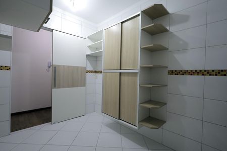 Cozinha de apartamento à venda com 2 quartos, 64m² em Vila Eldizia, Santo André