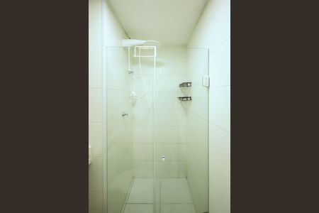 Banheiro de apartamento para alugar com 1 quarto, 27m² em Jardim Caravelas, São Paulo