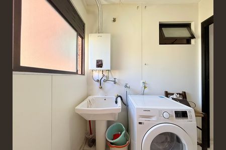 Apartamento à venda com 87m², 3 quartos e 2 vagas Apartamento à venda com 87m², 3 quartos e 2 vagasÁrea de Serviço