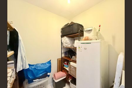 Apartamento à venda com 87m², 3 quartos e 2 vagas Apartamento à venda com 87m², 3 quartos e 2 vagasQuarto de Serviço