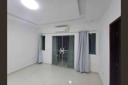 Casa de condomínio para alugar com 160m², 3 quartos e 6 vagasQuarto