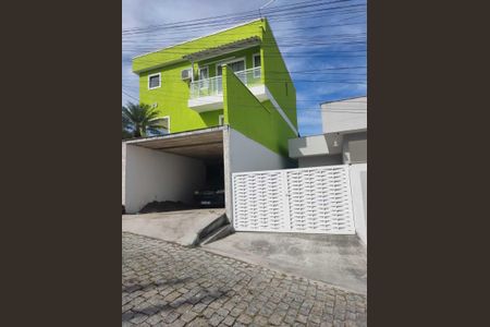 Casa de condomínio para alugar com 160m², 3 quartos e 6 vagasFachada
