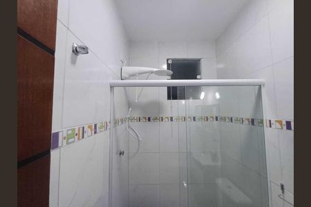 Casa de condomínio para alugar com 160m², 3 quartos e 6 vagasBanheiro