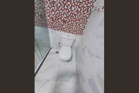 Casa de condomínio para alugar com 160m², 3 quartos e 6 vagasBanheiro