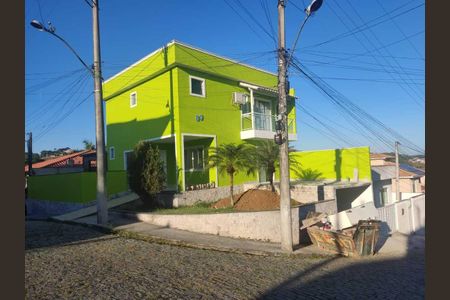 Casa de condomínio para alugar com 160m², 3 quartos e 6 vagasFachada