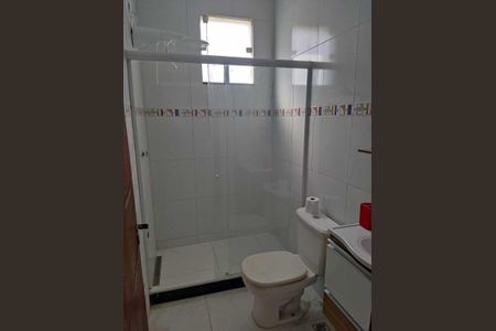Casa de condomínio para alugar com 160m², 3 quartos e 6 vagasBanheiro