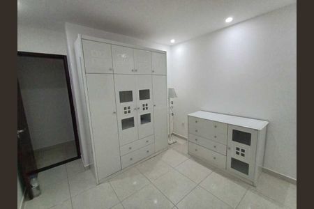 Quarto de casa de condomínio para alugar com 3 quartos, 160m² em Arsenal, São Gonçalo