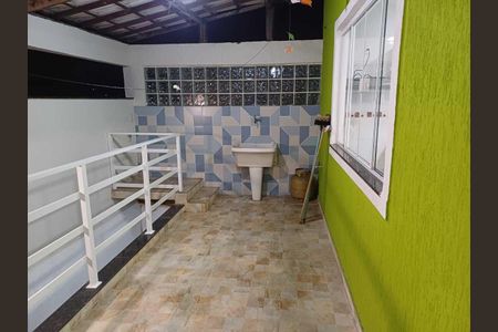 Casa de condomínio para alugar com 160m², 3 quartos e 6 vagasQuarto
