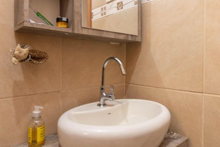Banheiro de apartamento para alugar com 1 quarto, 40m² em Menino Deus, Porto Alegre