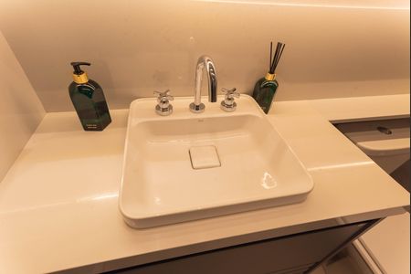 Apartamento à venda com 87m², 2 quartos e 2 vagasBanheiro da Suíte