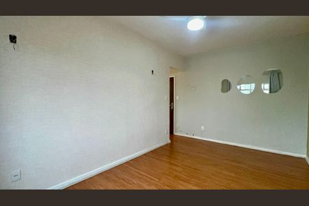 Apartamento à venda com 77m², 2 quartos e sem vaga Apartamento à venda com 77m², 2 quartos e sem vagaSala