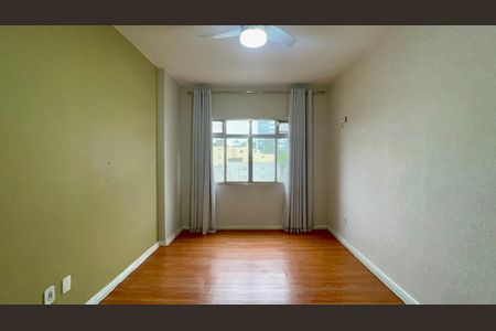 Apartamento à venda com 77m², 2 quartos e sem vaga Apartamento à venda com 77m², 2 quartos e sem vagaSala