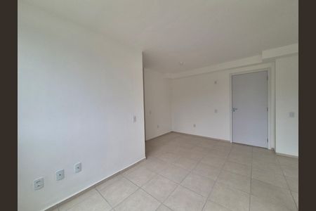 Sala de apartamento para alugar com 2 quartos, 46m² em Recreio dos Bandeirantes, Rio de Janeiro