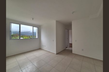 Sala de apartamento para alugar com 2 quartos, 46m² em Recreio dos Bandeirantes, Rio de Janeiro