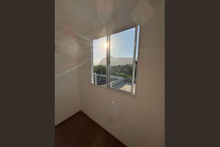 Vista do Quarto  de apartamento para alugar com 2 quartos, 46m² em Recreio dos Bandeirantes, Rio de Janeiro