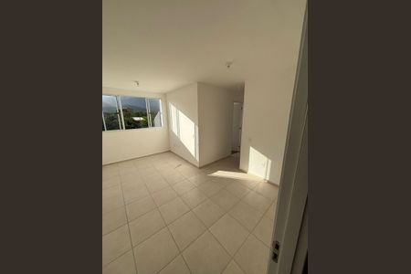 Sala de apartamento para alugar com 2 quartos, 46m² em Recreio dos Bandeirantes, Rio de Janeiro